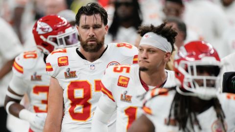 Kelce (L) y Mahomes (R) sufrieron robos a sus casas en el mes de octubre de 2024.