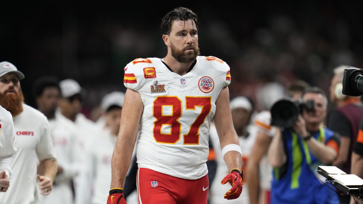 Travis Kelce reconoce que se desvió por la actuación y apunta a otro