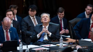 Senador republicano John Kennedy junto a otros miembros del Comité de Agricultura