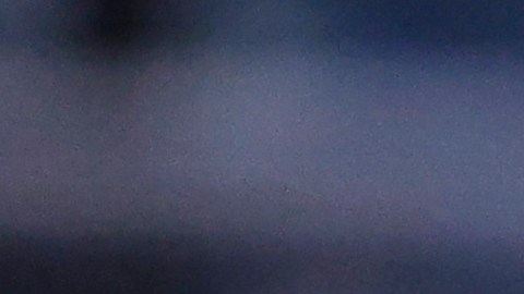 Lionel Messi disputa un balón con Memo Rodríguez durante el partido de ida de la primera ronda de la Concachampions.