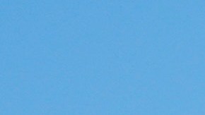 El reto al umpire se hace público en la pantalla del estadio.