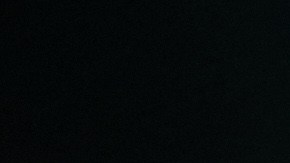 Persona realizando una apuesta deportiva desde su teléfono móvil en Estados Unidos