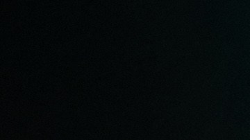 Persona realizando una apuesta deportiva desde su teléfono móvil en Estados Unidos