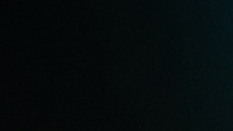 Persona realizando una apuesta deportiva desde su teléfono móvil en Estados Unidos