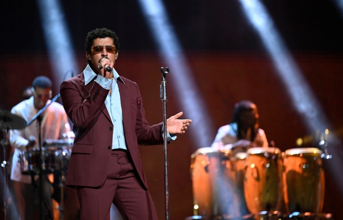 Show de Bad Bunny en SNL puso el toque latino.