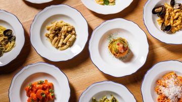 "Desde los mariscos frescos de la costa de Amalfi hasta la icónica pizza napolitana y la riqueza de sus tierras de cultivo, Campania es una de las regiones más vibrantes de Italia en términos gastronómicos", afirma el chef Stfano Secchi.