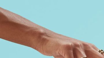 Simply es el nuevo de refrescos prebióticos de Coca cola con sabor a fruta elaborados con 6 gramos de fibra prebiótica.