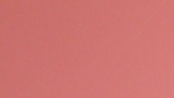 La nueva casa de Giselle Blondet tiene fachada de color blanco con detalles en azul.