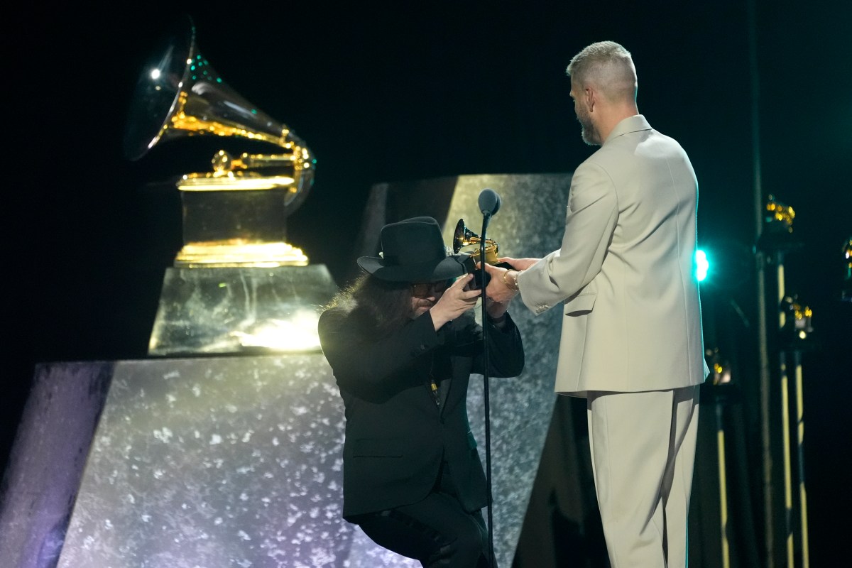 Cómo ver en vivo los Grammy 2025 y a qué hora comienza la ceremonia