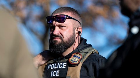 6 cosas que debes hacer si un familiar o amigo es detenido por agentes de ICE