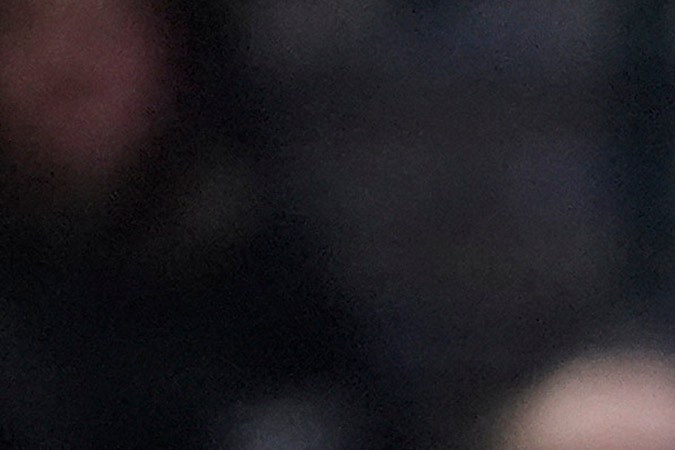 El base de los Dallas Mavericks, Luka Doncic, lesionado, sostiene el balón en un tiempo muerto durante la primera mitad de un partido de baloncesto de la NBA contra los Minnesota Timberwolves el miércoles 22 de enero de 2025 en Dallas. (Foto AP/LM Otero)