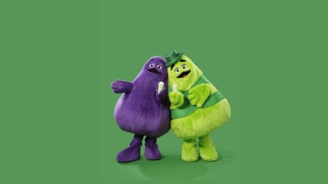 La nueva campaña reúne a dos queridos miembros de la familia McDonald's por primera vez en más de 40 años: el tío O'Grimacey y Grimace.