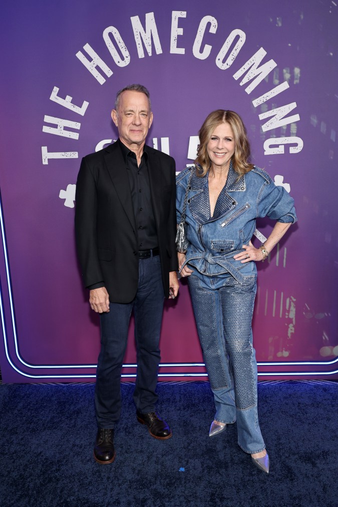Tom Hanks y Rita Wilson en la alfombra roja del show de celebración de SNL. Foto: UniversalNBC