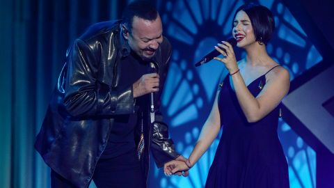 Pepe Aguilar y Ángela Aguilar celebraron el San Valentín en familia.