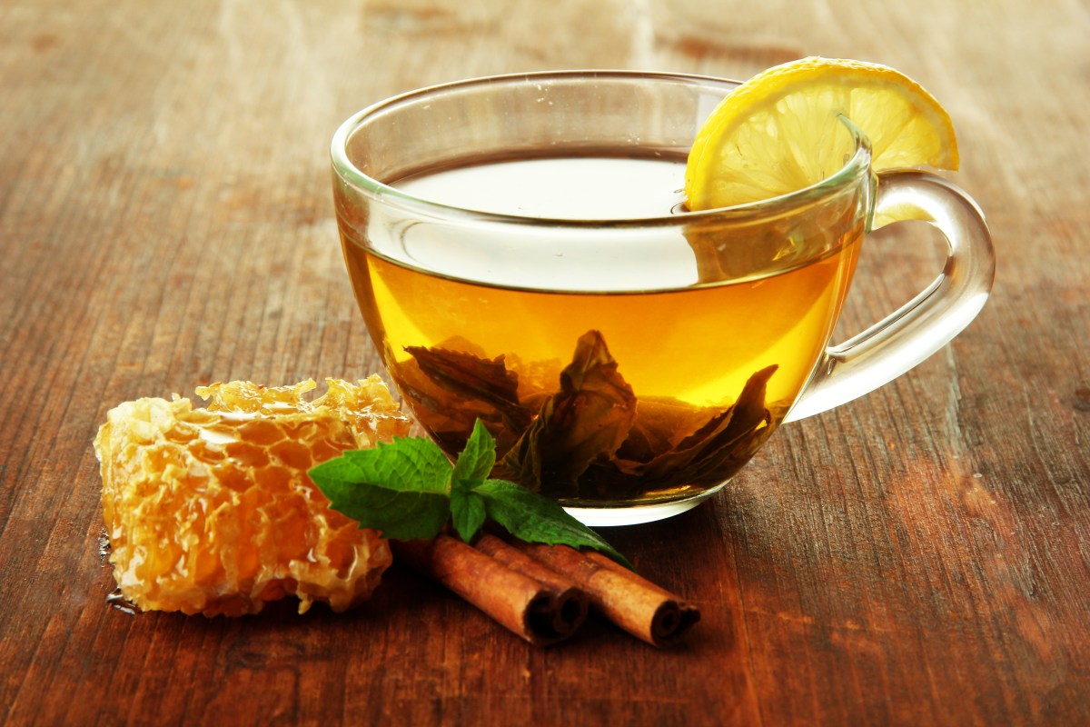 Té verde con canela: regula el azúcar en sangre y bloque la absorción de carbohidratos
