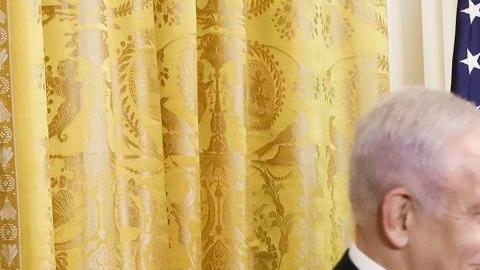 El presidente de Estados Unidos, Donald J. Trump (d), y el primer ministro israelí, Benjamin Netanyahu, durante una conferencia de prensa conjunta en la Sala Este de la Casa Blanca, en Washington, DC, EE.UU., el 04 de febrero de 2025.