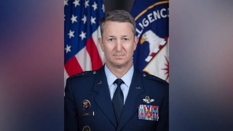 Al nominar a Caine, se dio a conocer que Brown estaba visitando Fort Bliss el viernes para hablar sobre las operaciones fronterizas.