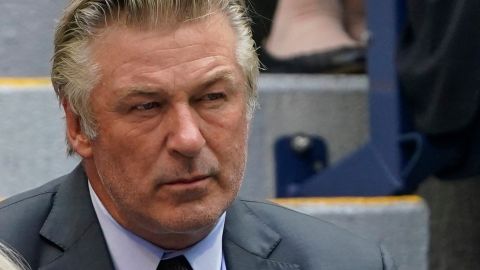 Alec Baldwin protagonizó un tenso altercado con el comediante Jason Scoop.