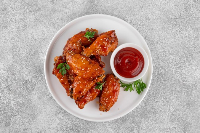 El consumo de alitas de pollo para este 2025, se incrementó un 1,5 % en comparación con el año pasado.