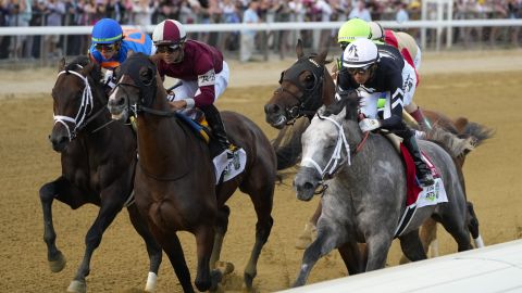 Carrera de caballos. Imagen referencial.