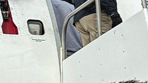 Encadenados de manos y pies: comenzaron las deportaciones a Venezuela desde EE.UU.