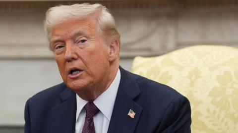 El presidente de Estados Unidos, Donald J. Trump, se reúne con el primer ministro británico, Keir Starmer (no en la imagen), en la Oficina Oval de la Casa Blanca, en Washington, DC, EE.UU., el 27 de febrero de 2025.