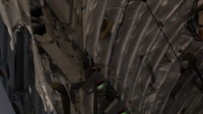 Madre hispana rompe en llanto por el traslado de su hijo a Guantánamo