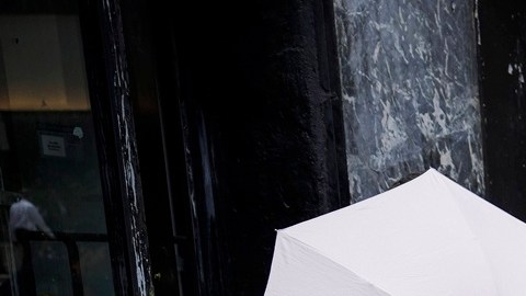 Hablan migrantes refugiadas en el hotel Roosevelt en Manhattan: "¿Dónde vamos a dormir?"