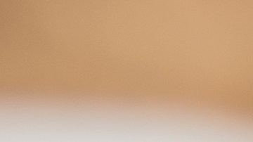 Uno de los errores más frecuentes es cascar los huevos en el mismo recipiente donde vamos a cocinarlos.