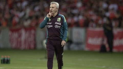 Javier Aguirre durante un amistoso entre México y Brasil