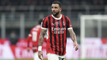 Kyle Walker durante un partido de Serie A con el AC Milan.