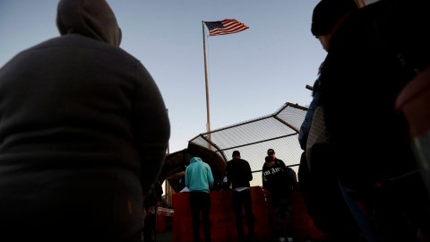 Madre hispana se autodeportó con sus hijos: "Esto no es un sueño americano, es una pesadilla"