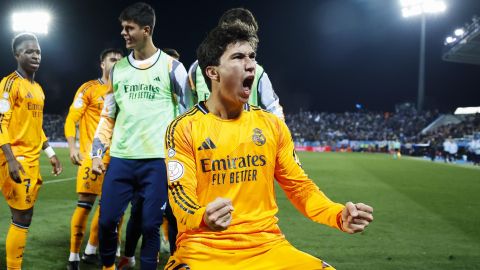 El delantero del Real Madrid Gonzalo García celebra su gol durante el partido de cuartos de final de la Copa del Rey que CD Leganés y Real Madrid.