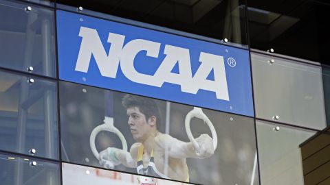 Fachada de la sede de la NCAA en Indianapolis.