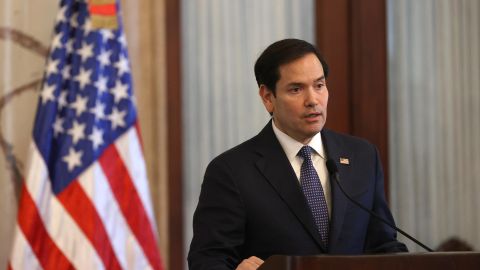 El secretario de Estado de EE.UU., Marco Rubio, habla durante una rueda de prensa este jueves, en Santo Domingo (República Dominicana).