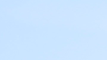 Un cartel en el exterior del Hospital District de Seminole ofrece pruebas de detección del sarampión el viernes 21 de febrero de 2025, en Seminole, Texas.