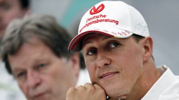 Michael Schumacher durante la conferencia de prensa donde anunció su retiro de la F1.