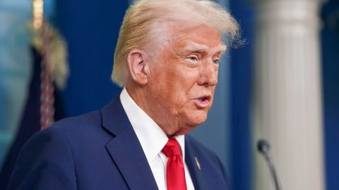 Fotografía del 30 de enero de 2025 del presidente de Estados Unidos, Donald Trump, hablando durante una rueda de prensa en la Casa Blanca en Washinhgton (Estados Unidos).