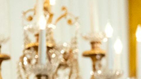 El presidente de Estados Unidos, Donald Trump, ofrece una conferencia de prensa conjunta con el presidente francés, Emmanuel Macron (no en la imagen), en la Sala Este de la Casa Blanca, en Washington, DC, EE.UU., el 24 de febrero de 2025.