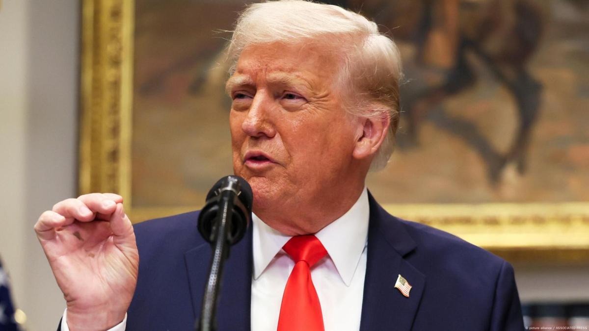 Trump da marcha atrás a subida arancelaria a Canadá