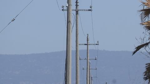 Restos humanos, ropas y más de 200 pares de zapatos fueron localizados en el crematorio clandestino.