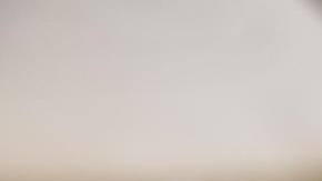 Familiares de los venezolanos deportados a El Salvador participan en una protesta en el barrio Los Pescadores este lunes, en Maracaibo (Venezuela).