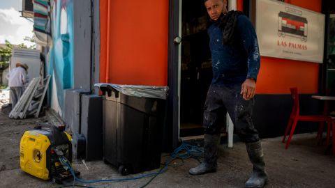 Generadores de electricidad para apagones en Puerto Rico