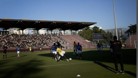 25 muertos al naufragar un barco con futbolistas en un río en el Congo