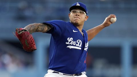 Mexicano Julio Urías podría volver a jugar en julio en MLB