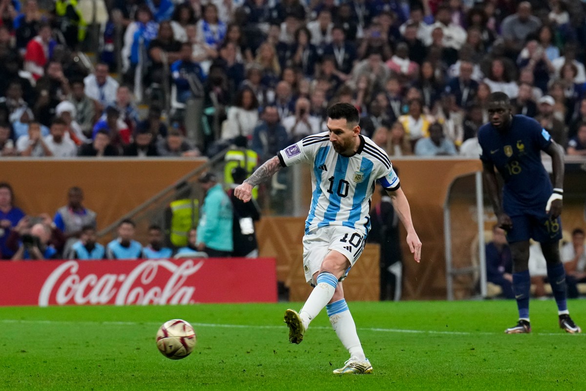 Penal similar de Messi al de Julián Álvarez en Qatar 2022 terminó en gol [Video]