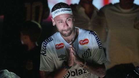 Neymar no arriesgará su lesión con Brasil, que llamará a Endrick
