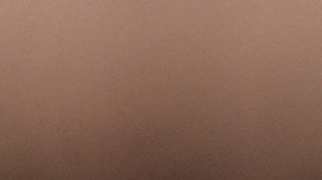 Las imágenes de la escena mostraron las piernas y los pies descalzos de una víctima sobresaliendo de uno de los vehículos destrozados a la vez que los servicios de emergencia trabajaban cerca.