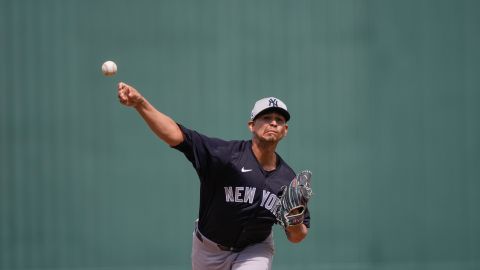 Carlos Carrasco durante una apertura del Spring Training ante Minnesota Twins.