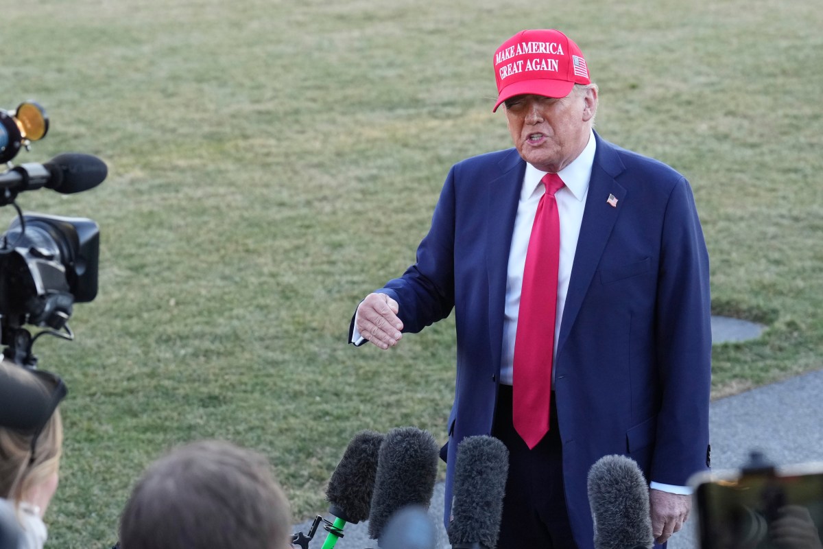 Trump amenaza con recortar fondos a escuelas de EE.UU. que permitan protestas "ilegales"
